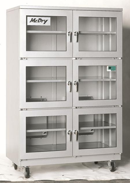 The McDry DXU-1001 / DXU-1002 storage cabinets.